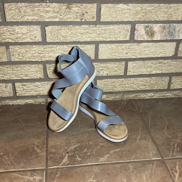 Sandals - Picture 1 of 5